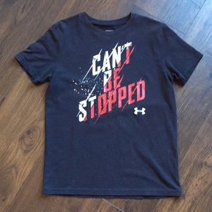 Under Armour boys Medium t-shirt